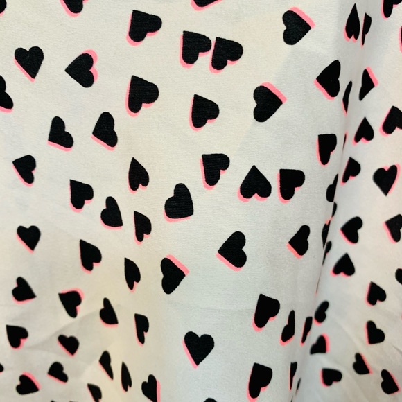 Victoria’s Secret Cami with Hearts and black lace - Picture 5 of 8